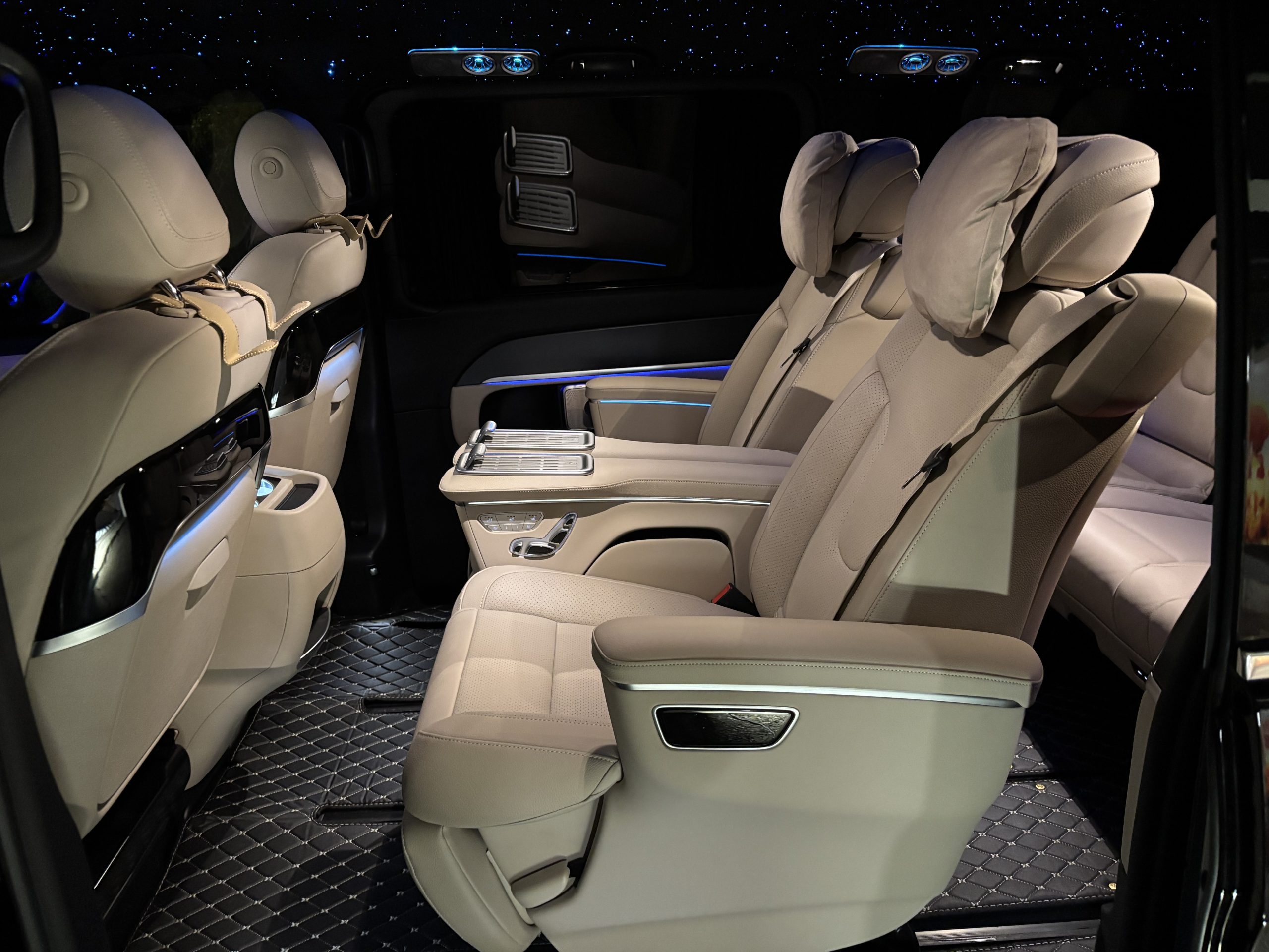 Voiture avec chauffeur à Courchevel — Mercedes Transfert VIP