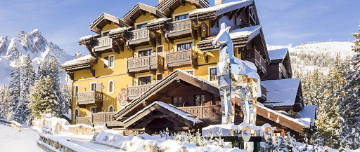 Voiture avec chauffeur pour le Palace Cheval Blanc à Courchevel